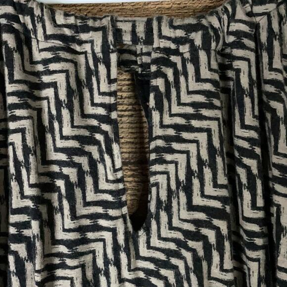 Banana Republic Tribal Tank Top Shelf Bra Keyhole Neck Size Small - Picture 4 of 11
